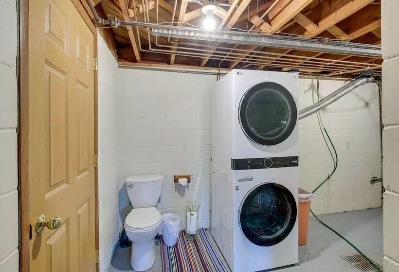 Charming Clintonville Retreat   Relax & Kayak!