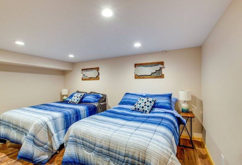 Charming Clintonville Retreat   Relax & Kayak!