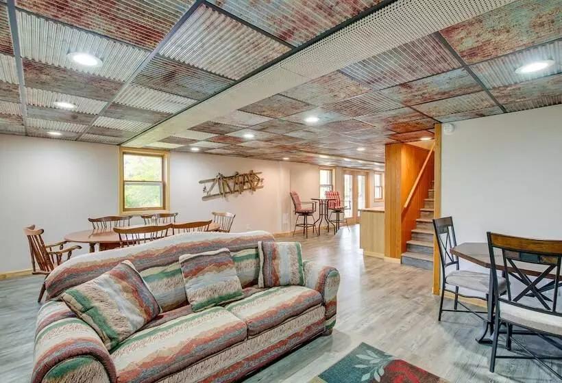Charming Clintonville Retreat   Relax & Kayak!