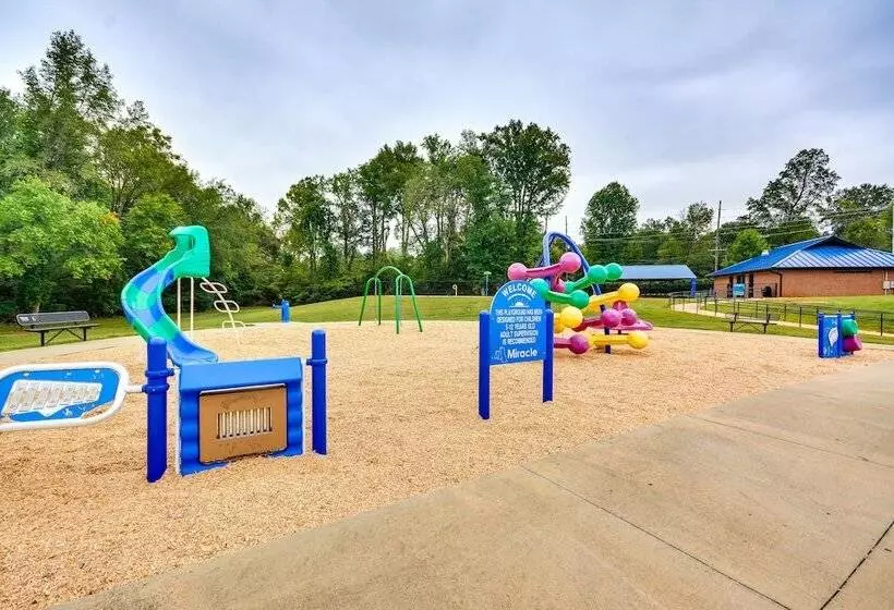 Charming Lexington Home   2 Mi To Downtown!