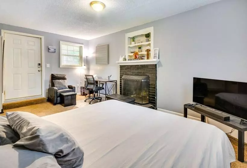 Charming Lexington Home   2 Mi To Downtown!