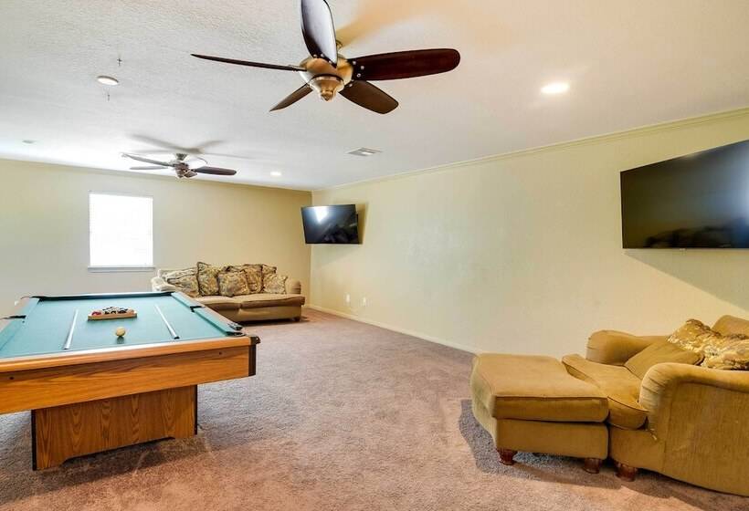 Expansive Texas City Retreat ~ 16 Mi To Galveston!