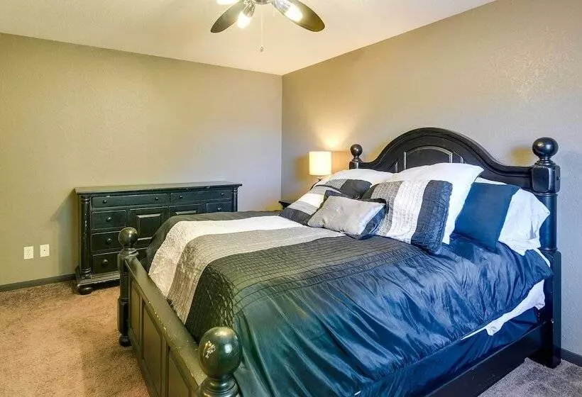 Expansive Texas City Retreat ~ 16 Mi To Galveston!