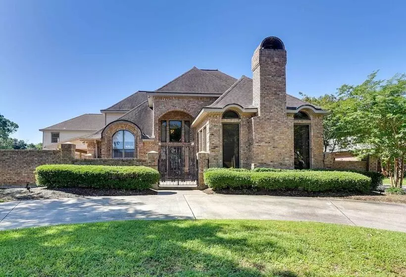 Expansive Texas City Retreat ~ 16 Mi To Galveston!
