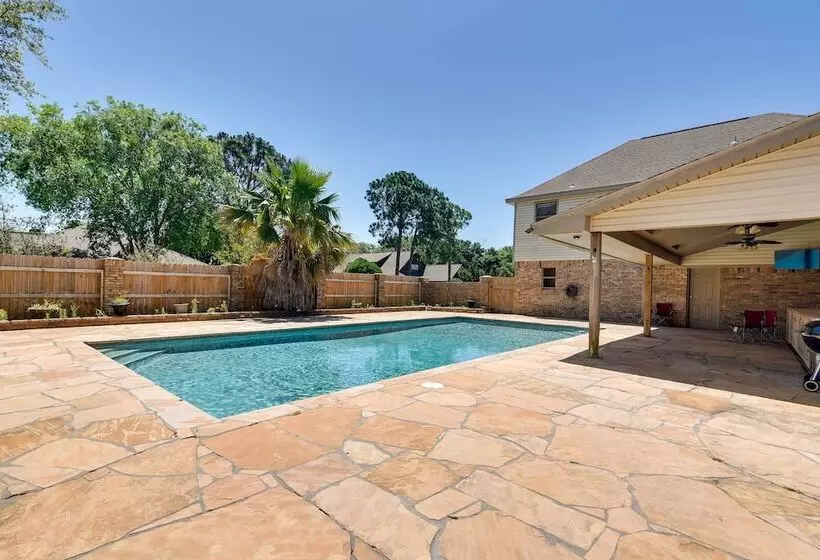 Expansive Texas City Retreat ~ 16 Mi To Galveston!