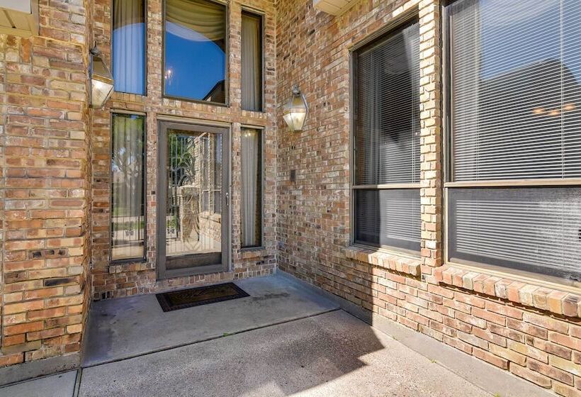 Expansive Texas City Retreat ~ 16 Mi To Galveston!