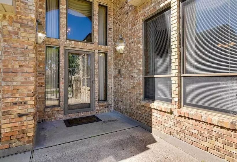 Expansive Texas City Retreat ~ 16 Mi To Galveston!