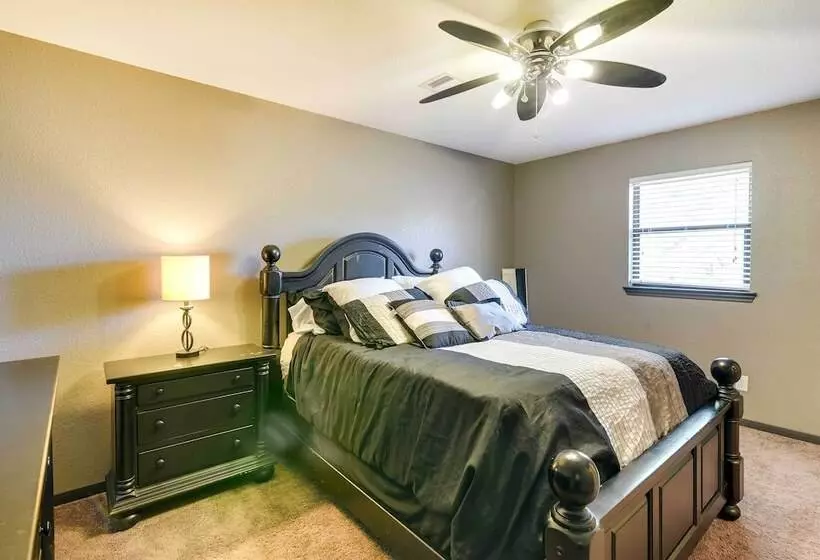 Expansive Texas City Retreat ~ 16 Mi To Galveston!