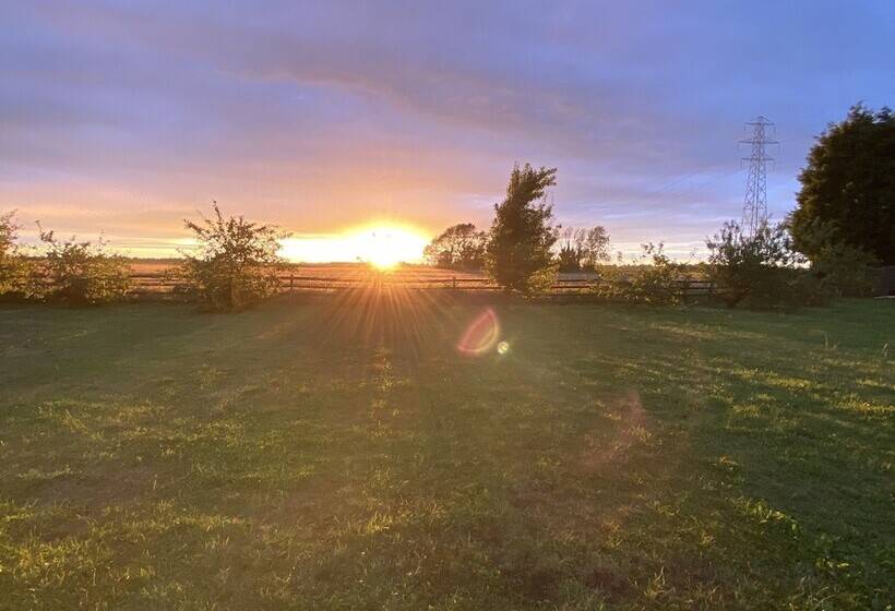 French Vintage Cottage In The Heart Of The Fens