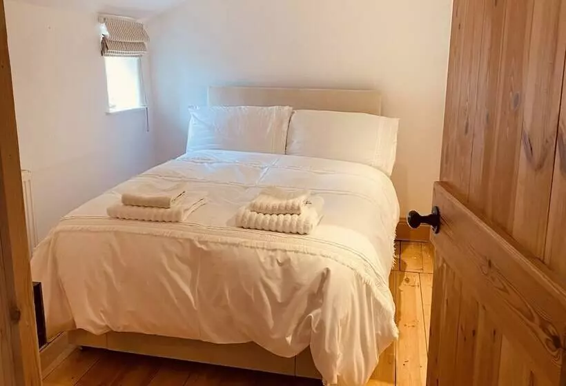 French Vintage Cottage In The Heart Of The Fens