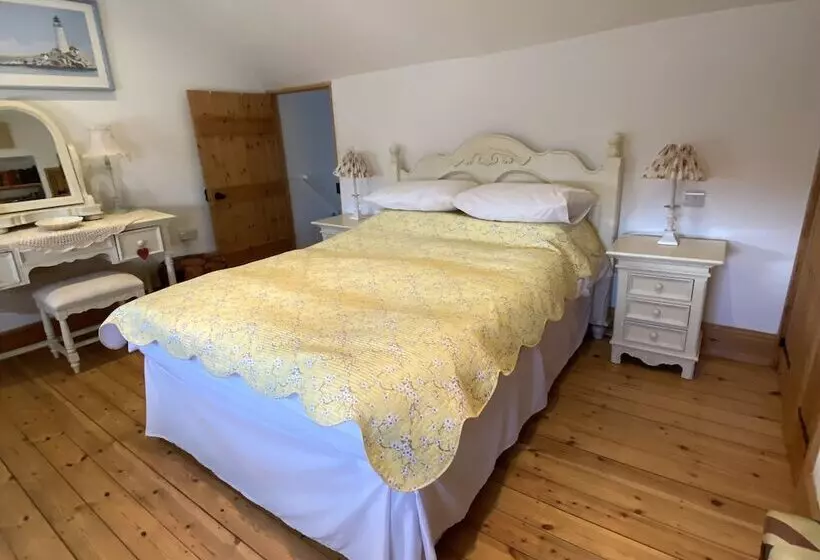 French Vintage Cottage In The Heart Of The Fens