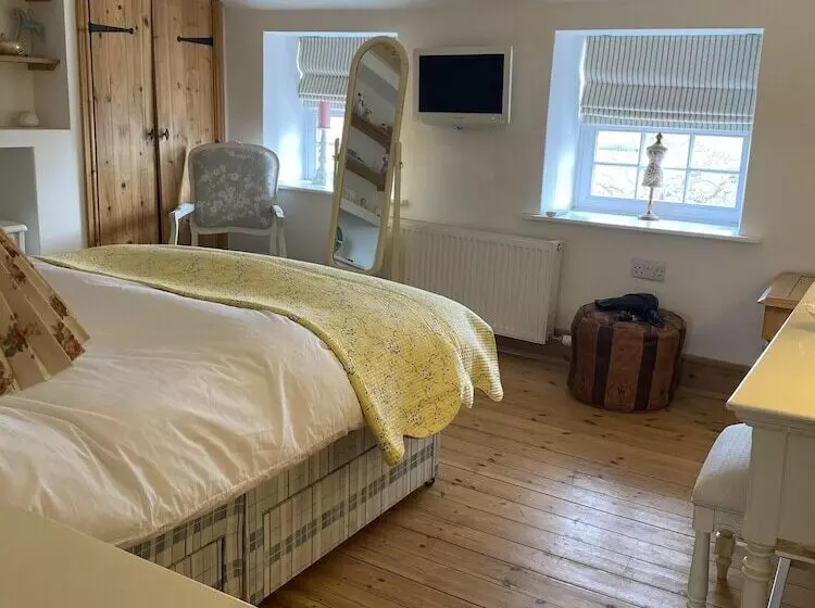 French Vintage Cottage In The Heart Of The Fens