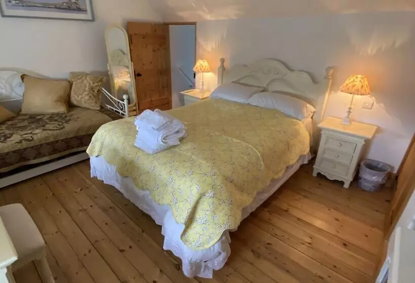 French Vintage Cottage In The Heart Of The Fens