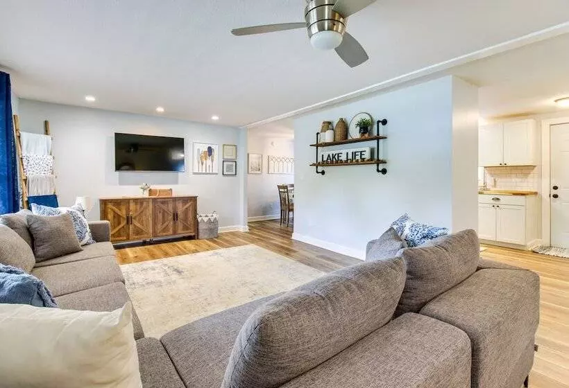 Hillsboro Hideaway W/ Private Hot Tub & Bunkhouse!