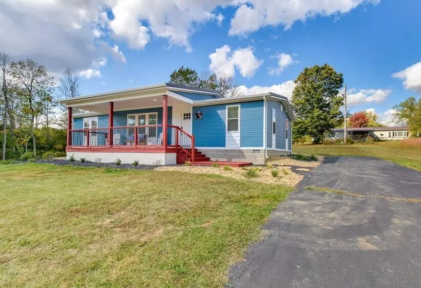 Hillsboro Hideaway W/ Private Hot Tub & Bunkhouse!