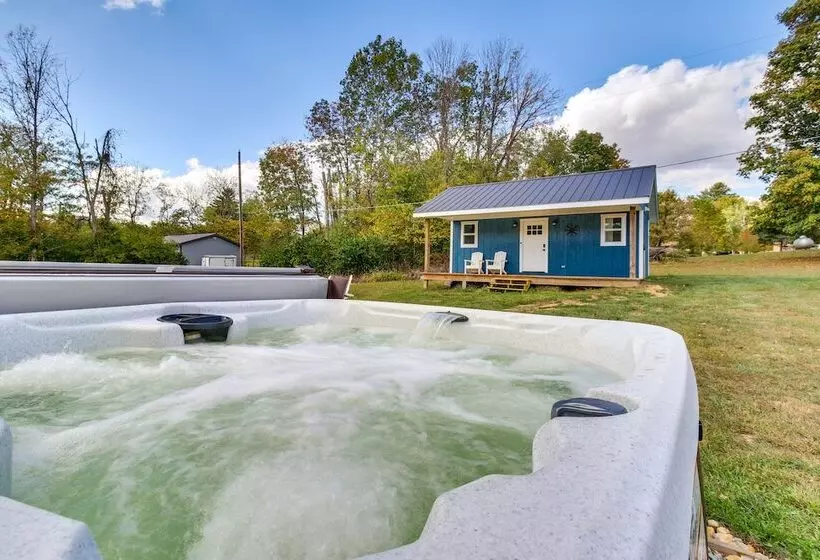 Hillsboro Hideaway W/ Private Hot Tub & Bunkhouse!