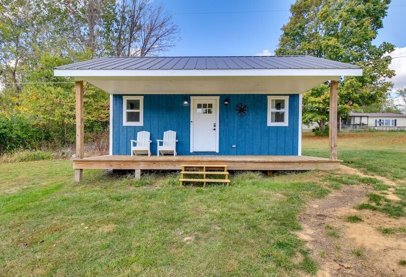 Hillsboro Hideaway W/ Private Hot Tub & Bunkhouse!