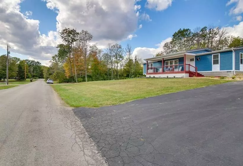 Hillsboro Hideaway W/ Private Hot Tub & Bunkhouse!