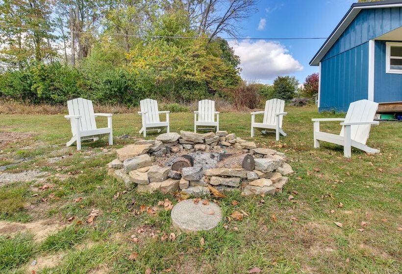 Hillsboro Hideaway W/ Private Hot Tub & Bunkhouse!