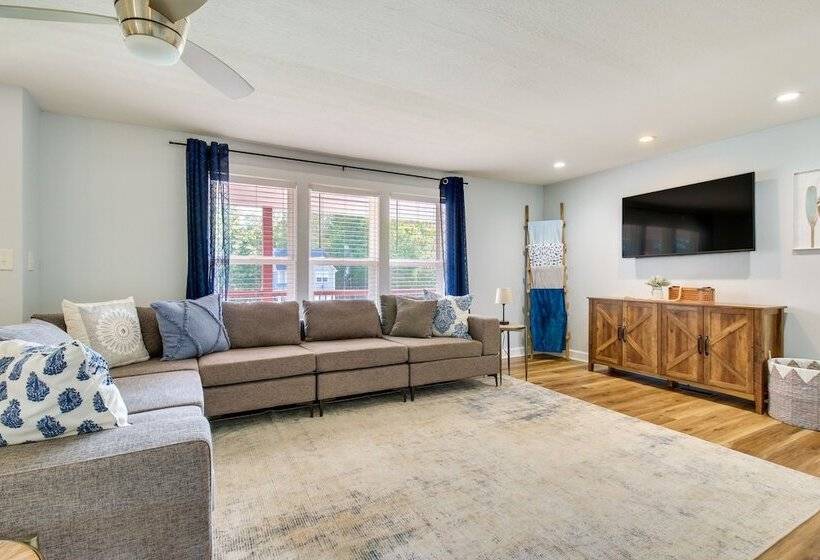 Hillsboro Hideaway W/ Private Hot Tub & Bunkhouse!