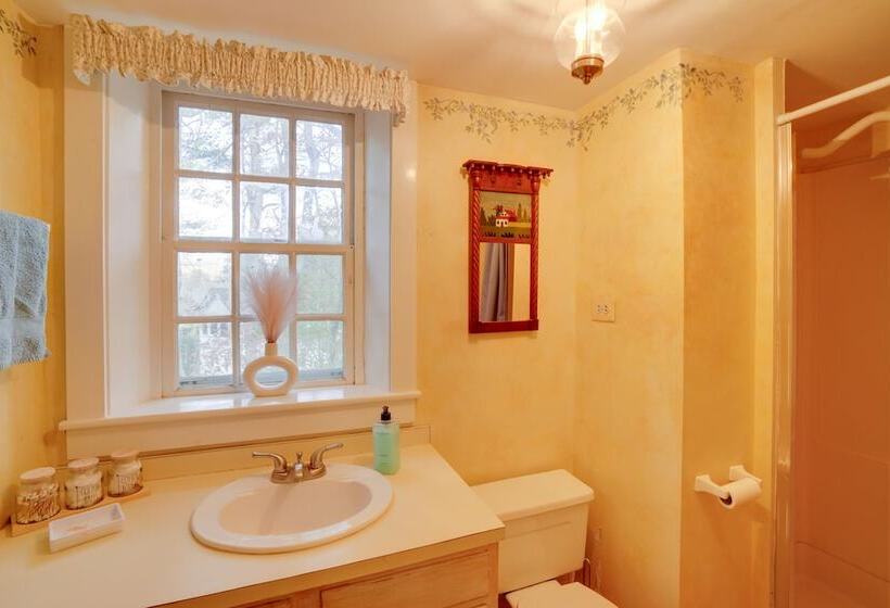 Historic New Lebanon Hideaway On 33 Private Acres!