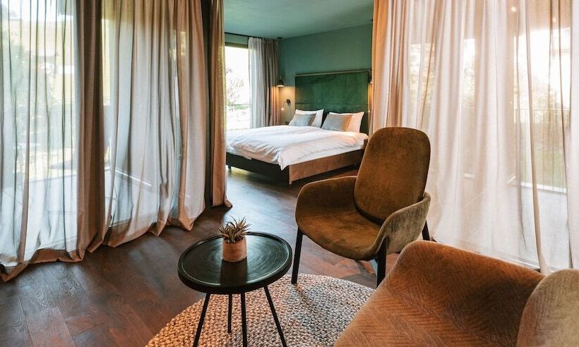 فندق Floris Green Suites