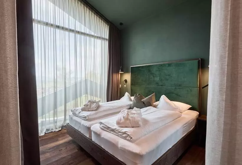 ホテル Floris Green Suites