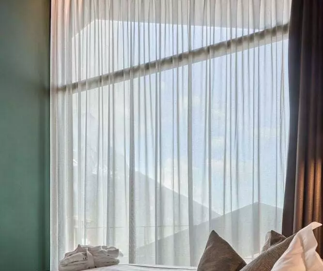 ホテル Floris Green Suites