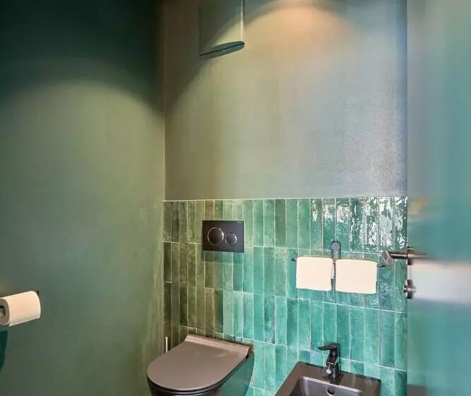 ホテル Floris Green Suites