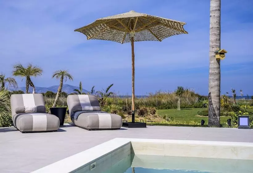 Hotelli Taf Beach Villas With Tesla