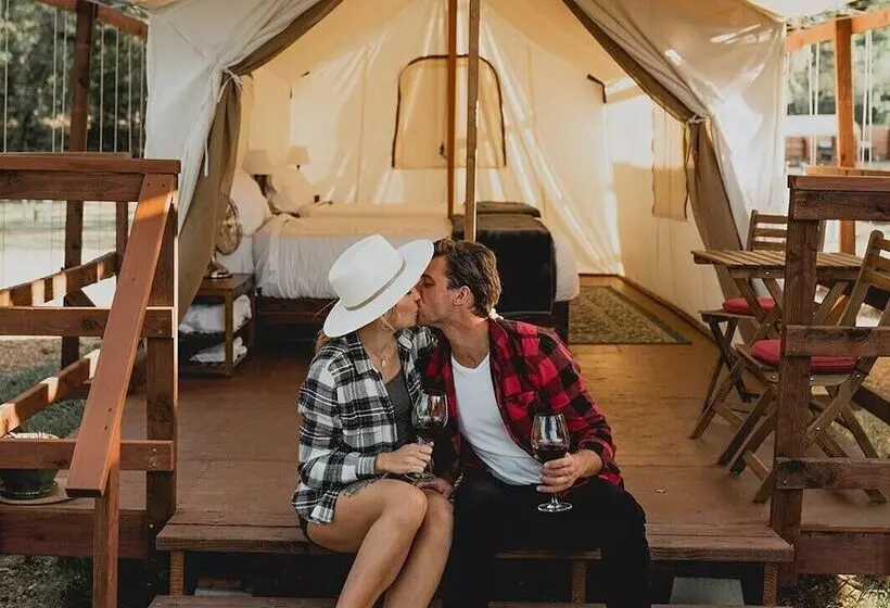 ホテル Wildhaven Yosemite Glamping