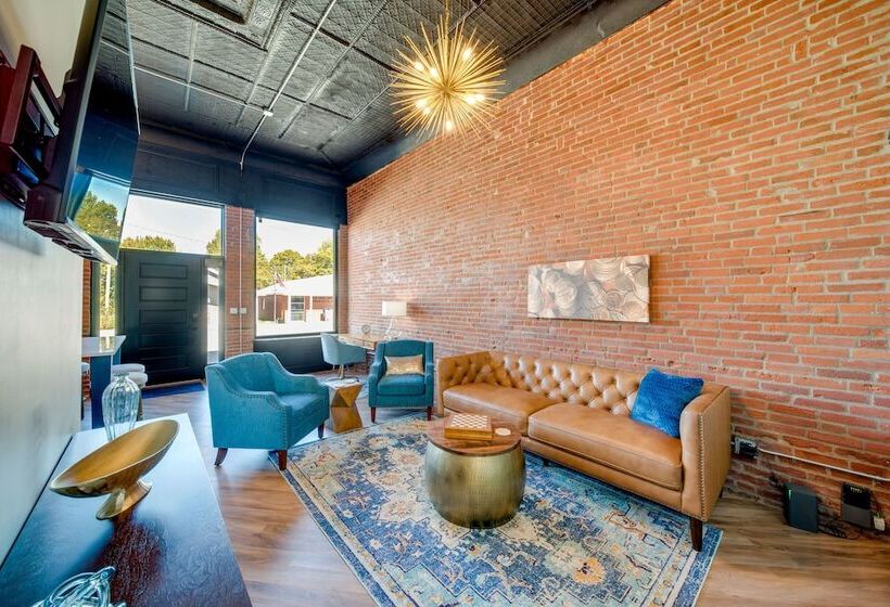 Idyllic Biggsville Vacation Rental: 10 Mi To River