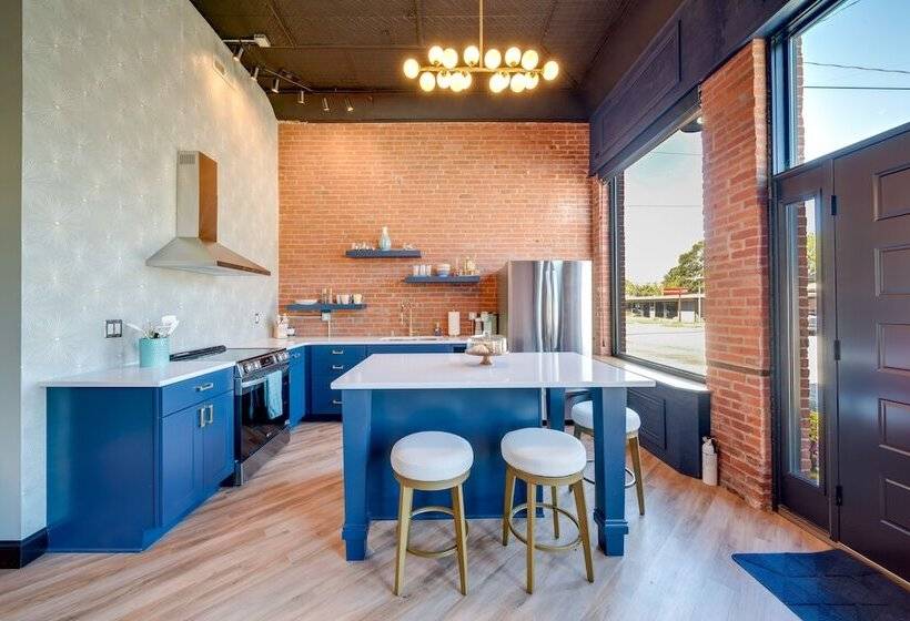 Idyllic Biggsville Vacation Rental: 10 Mi To River