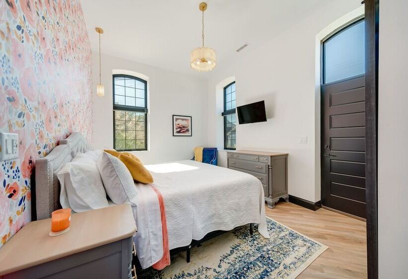 Idyllic Biggsville Vacation Rental: 10 Mi To River