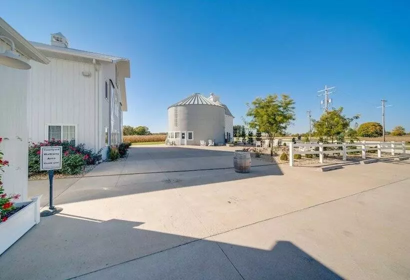 Idyllic Biggsville Vacation Rental: 10 Mi To River