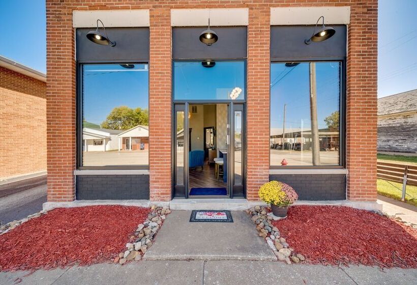 Idyllic Biggsville Vacation Rental: 10 Mi To River