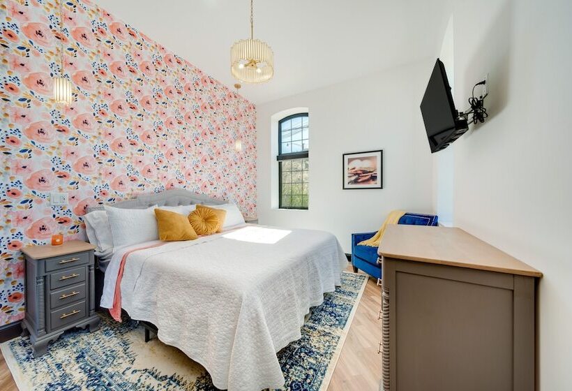 Idyllic Biggsville Vacation Rental: 10 Mi To River