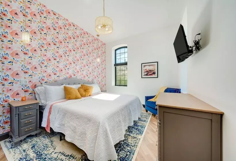 Idyllic Biggsville Vacation Rental: 10 Mi To River