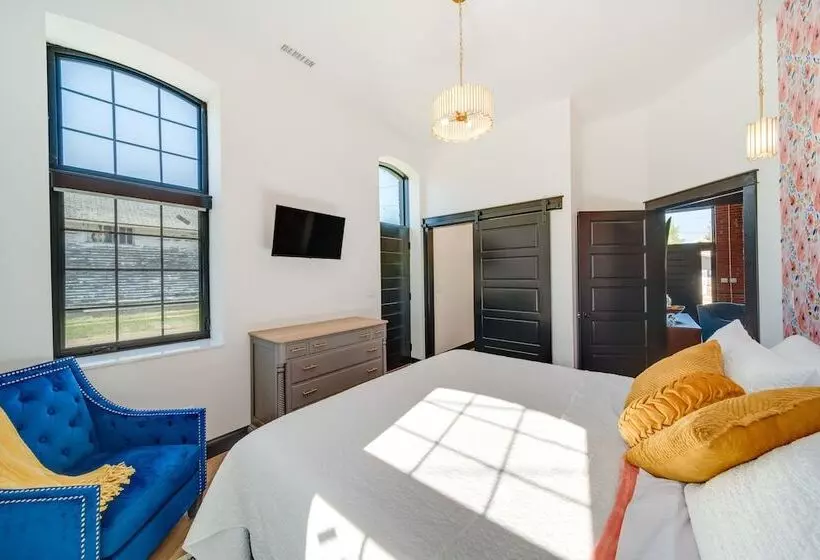 Idyllic Biggsville Vacation Rental: 10 Mi To River