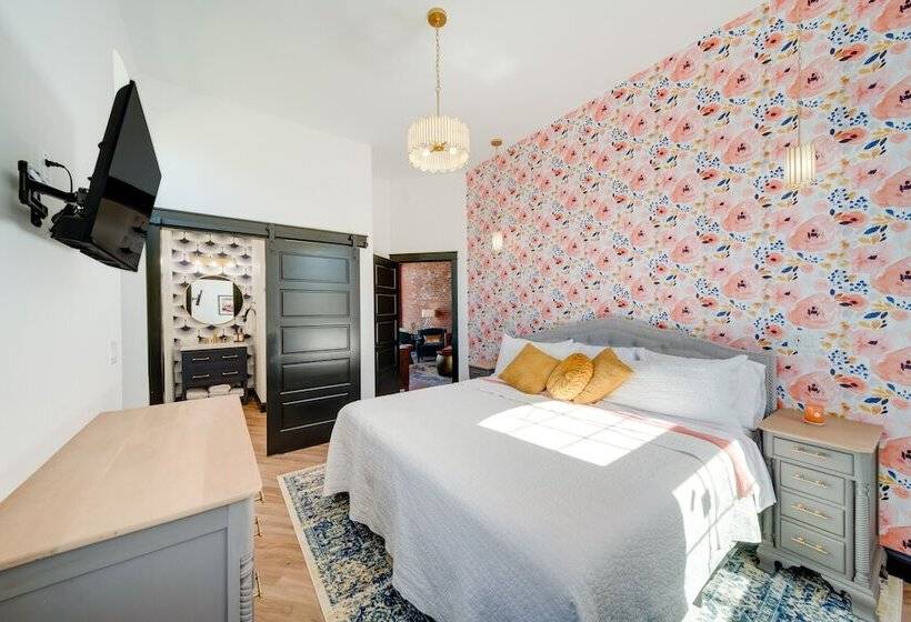 Idyllic Biggsville Vacation Rental: 10 Mi To River