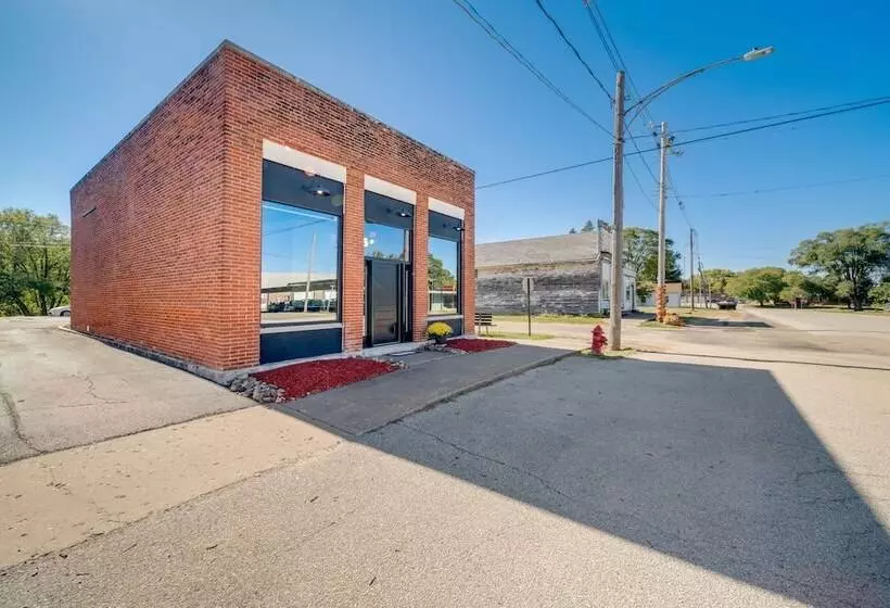 Idyllic Biggsville Vacation Rental: 10 Mi To River