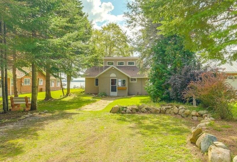 Kalkaska Retreat: Private Hot Tub, Dock, Fireplace