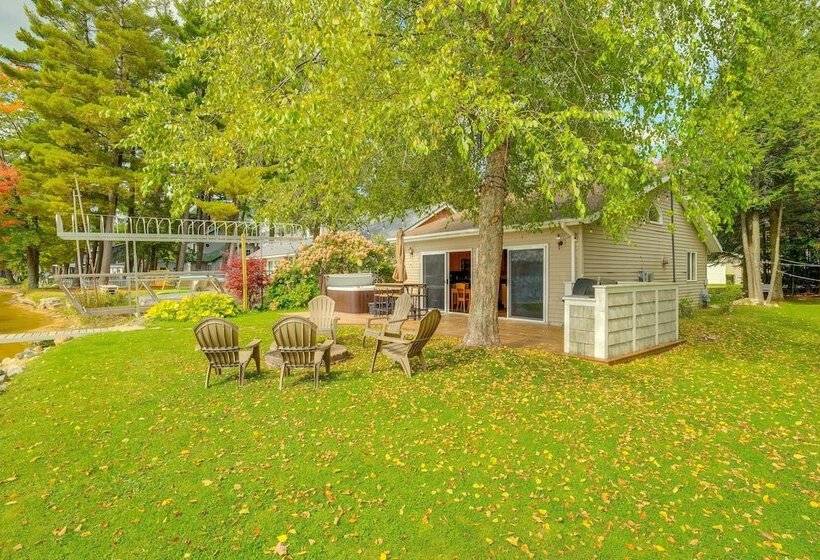 Kalkaska Retreat: Private Hot Tub, Dock, Fireplace