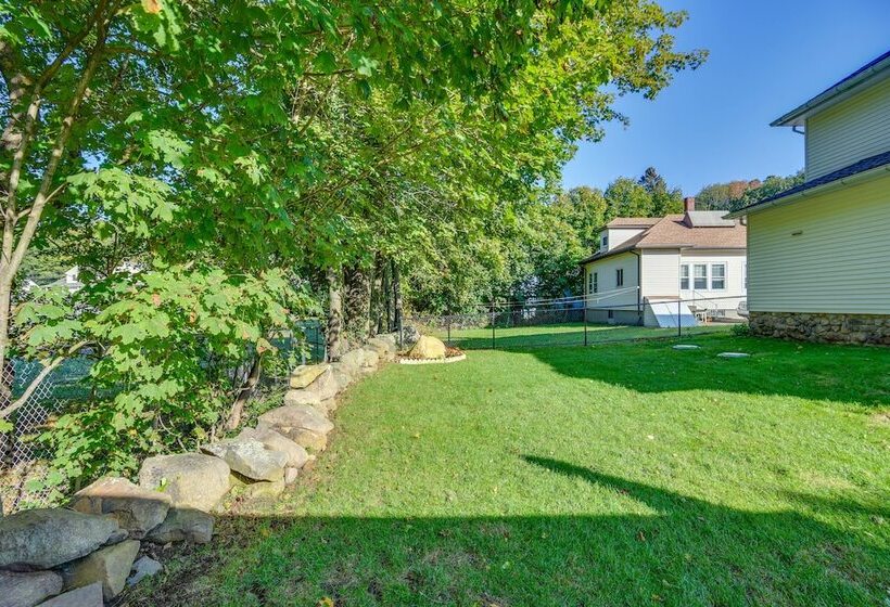 Lovely Westerley Home W/ Yard & Grill!