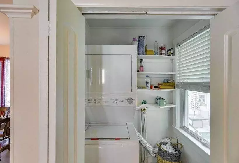 Lovely Westerley Home W/ Yard & Grill!