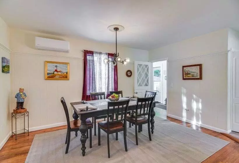 Lovely Westerley Home W/ Yard & Grill!