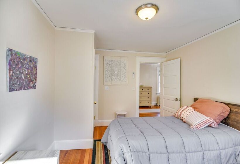 Lovely Westerley Home W/ Yard & Grill!