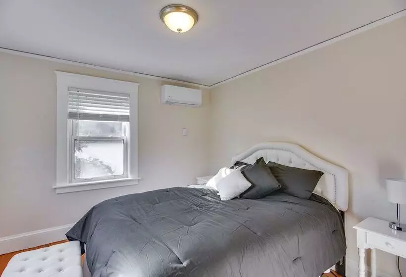 Lovely Westerley Home W/ Yard & Grill!