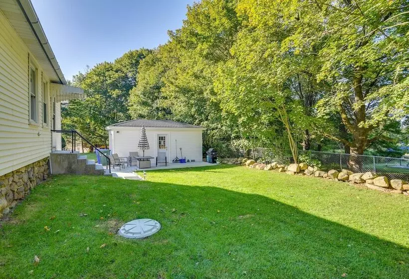 Lovely Westerley Home W/ Yard & Grill!