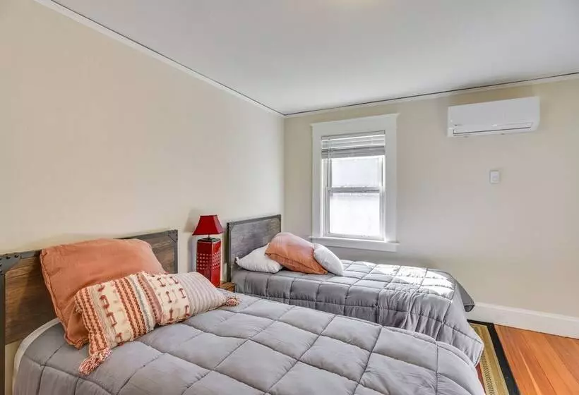 Lovely Westerley Home W/ Yard & Grill!